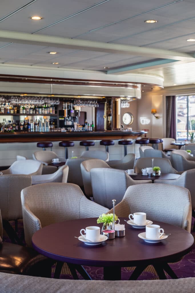 Viva-Cruises-MS-Seaventure-Club-Bar-Cruise-Cruiseschip