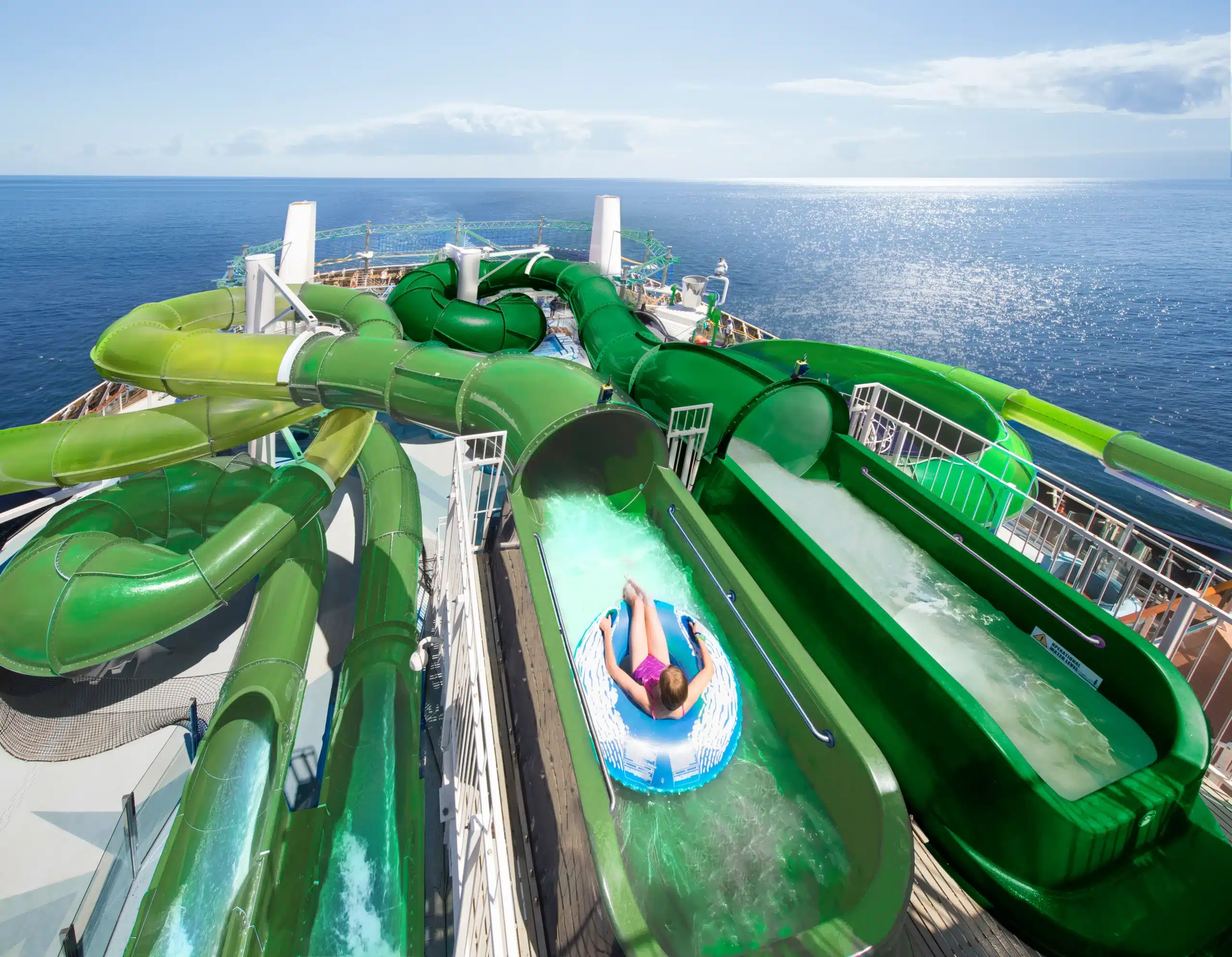 Beleef de ultieme waterpret met de spectaculaire waterglijbaan aan boord MSC Virtuosa!