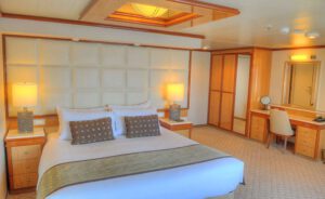 Princess-cruises-enchanted-sky-princess-schip-cruiseschip-categorie S5-S7-Premium Suite-Window Suite