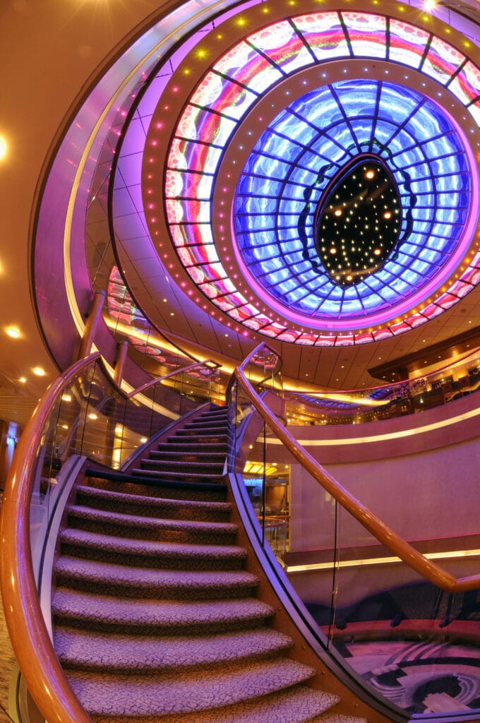 Cruiseschip-Arcadia-P&O Cruises-Atrium