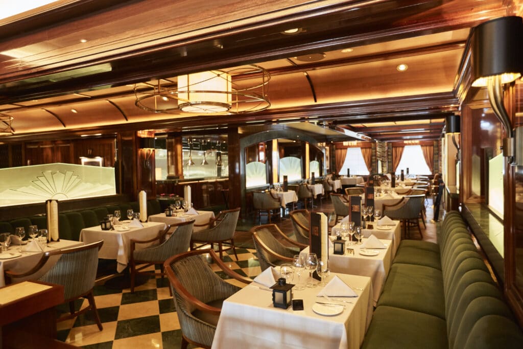 Cruiseschip-Majestic Princess-Princess Cruises-Restaurant Crown Grill