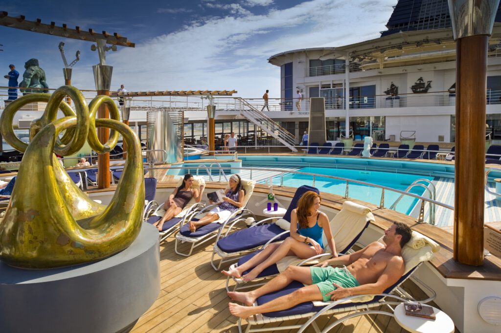 Cruiseschip-Celebrity Constellation-Celebrity Cruises-Zwembad Deck