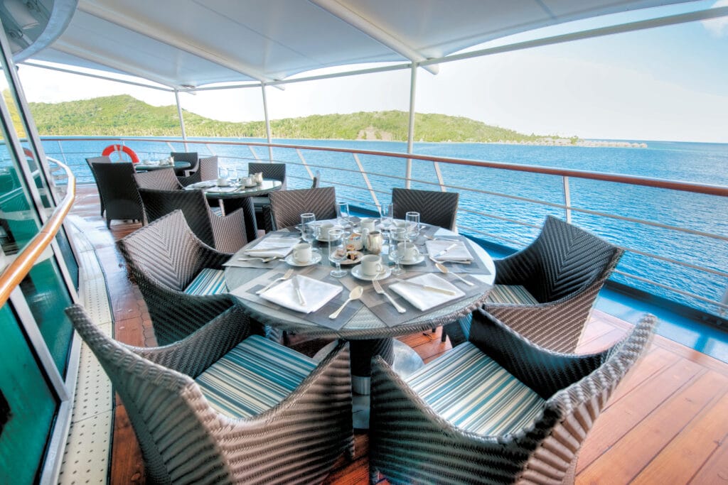 Paul Gauguin Restaurant Buiten Cruise Cruiseschip