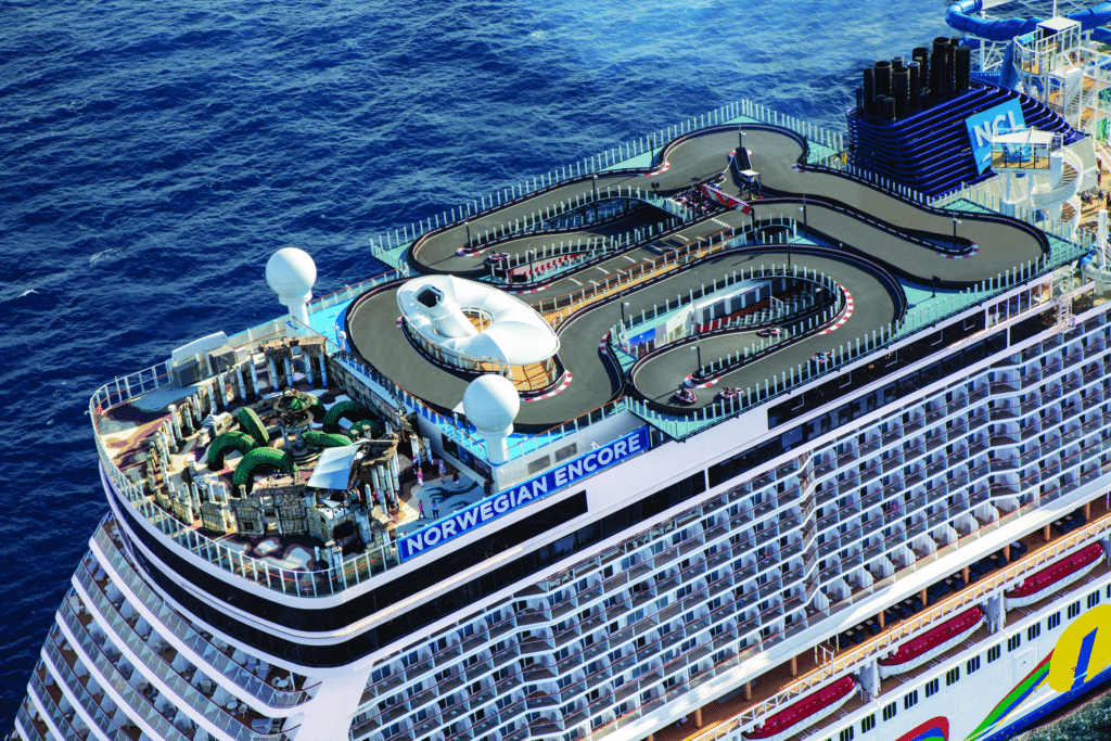 Cruiseschip-Norwegian Encore-Norwegian Cruise Line-Schip-Racetrack