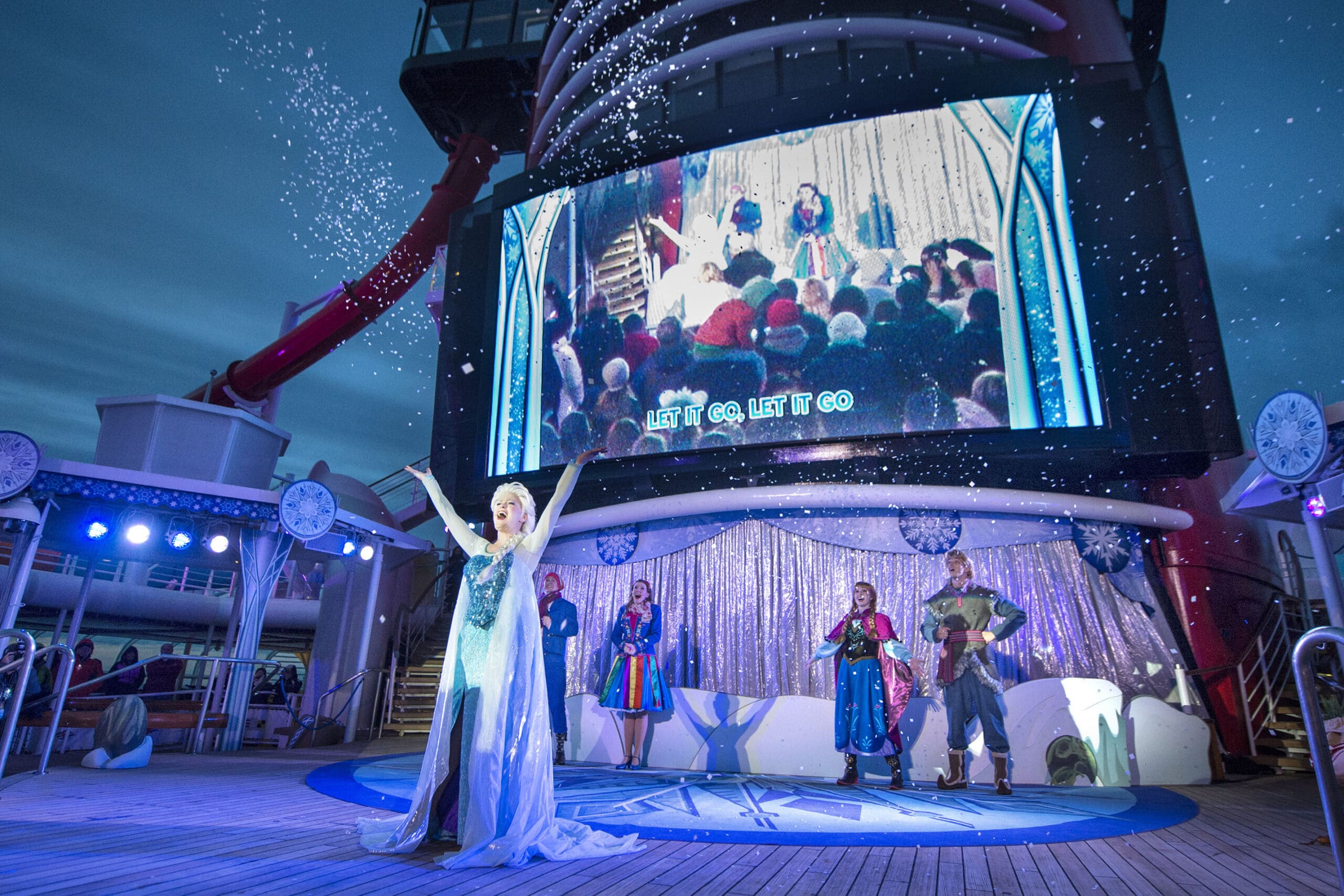 Cruiseschip-Disney Magic-Disney Cruise Line-Deck Party