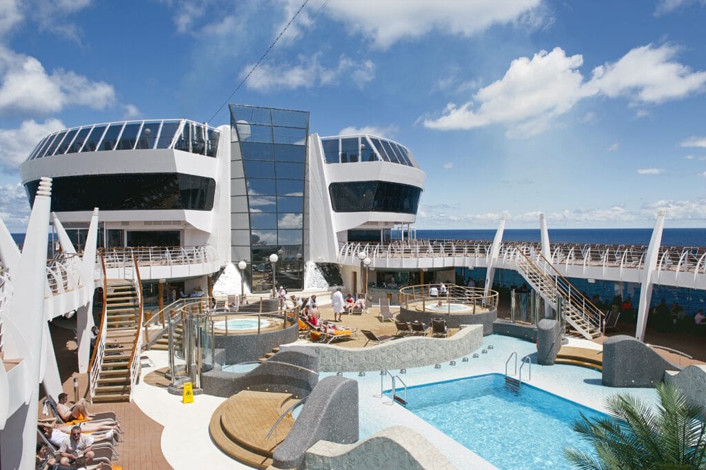 Cruiseschip-MSC Divina-MSC Cruises-Zwembad