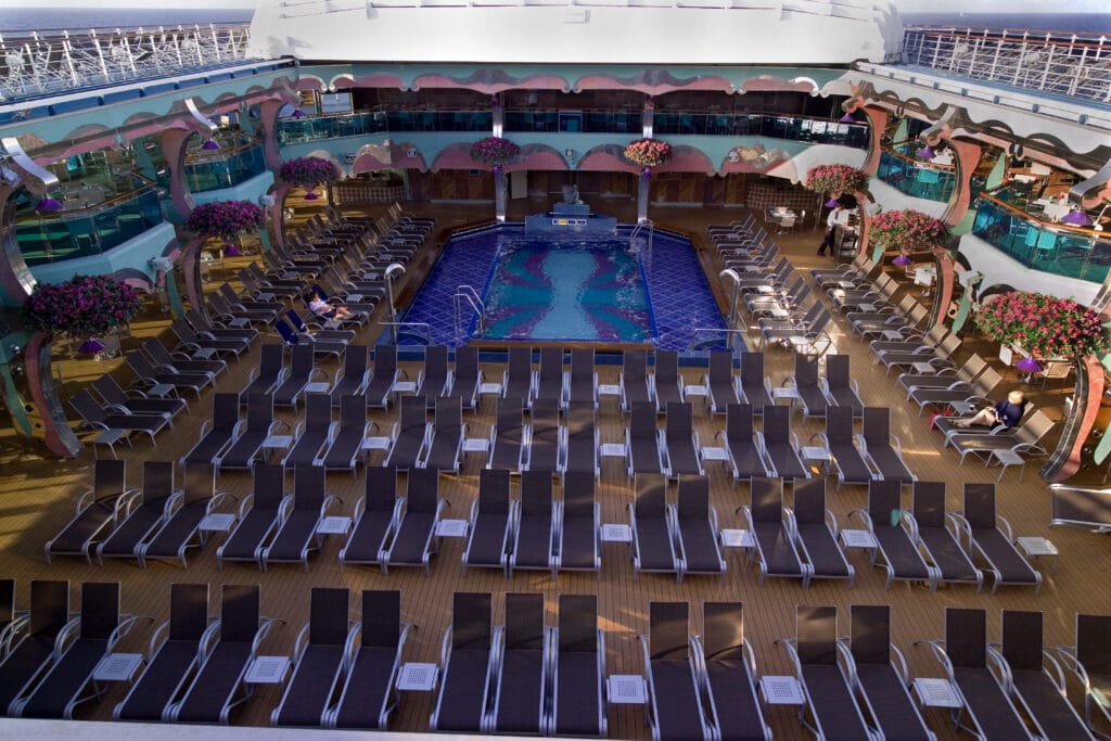 Cruiseschip-Carnival Splendor-Carnival-Pool
