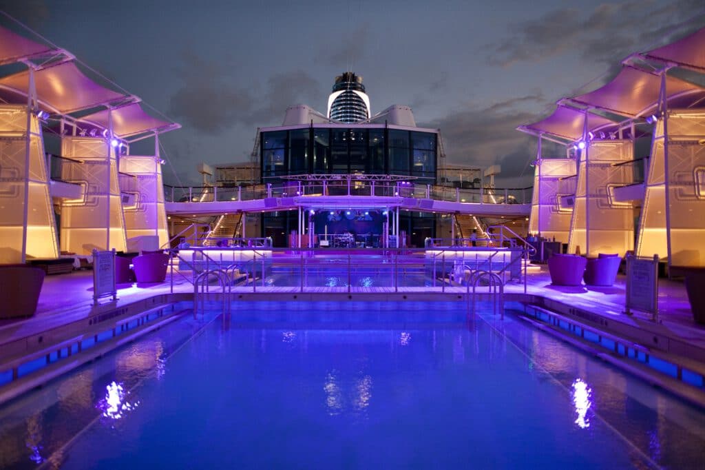 Cruiseschip-Celebrity Equinox-Celebrity Cruises-Zwembad