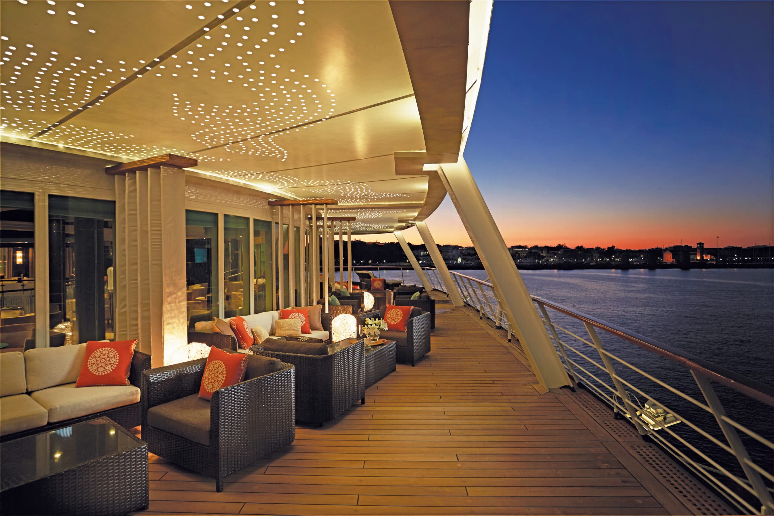 Cruiseschip-Seven Seas Voyager-Regent Seven Seas Cruises-Lounge Deck