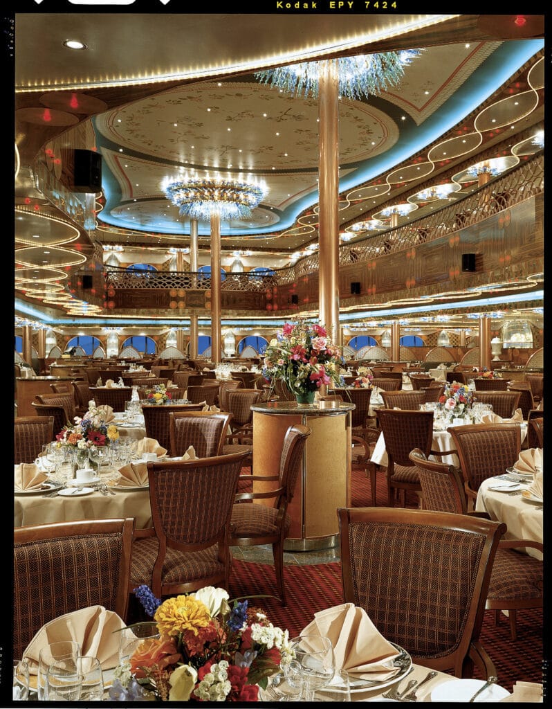 Cruiseschip-Carnival Legend-Carnival--Restaurant
