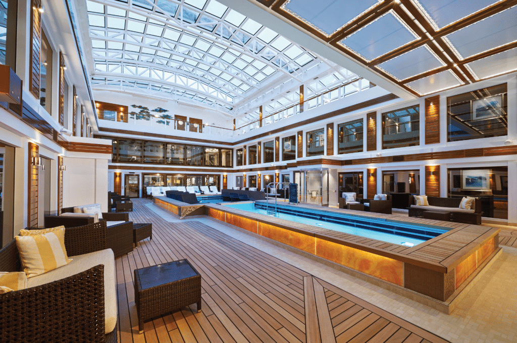 Cruiseschip-Norwegian Bliss-Norwegian Cruise Line-Haven Courtyard