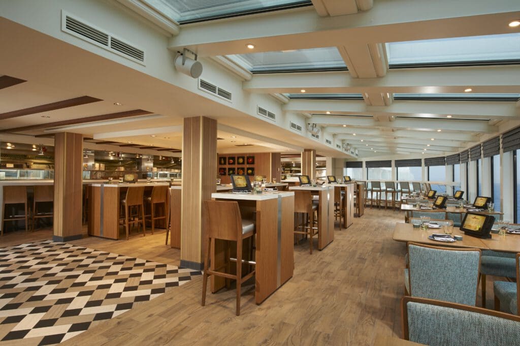 Cruiseschip-Norwegian Escape-Norwegian Cruise Line-Restaurant Food Republic