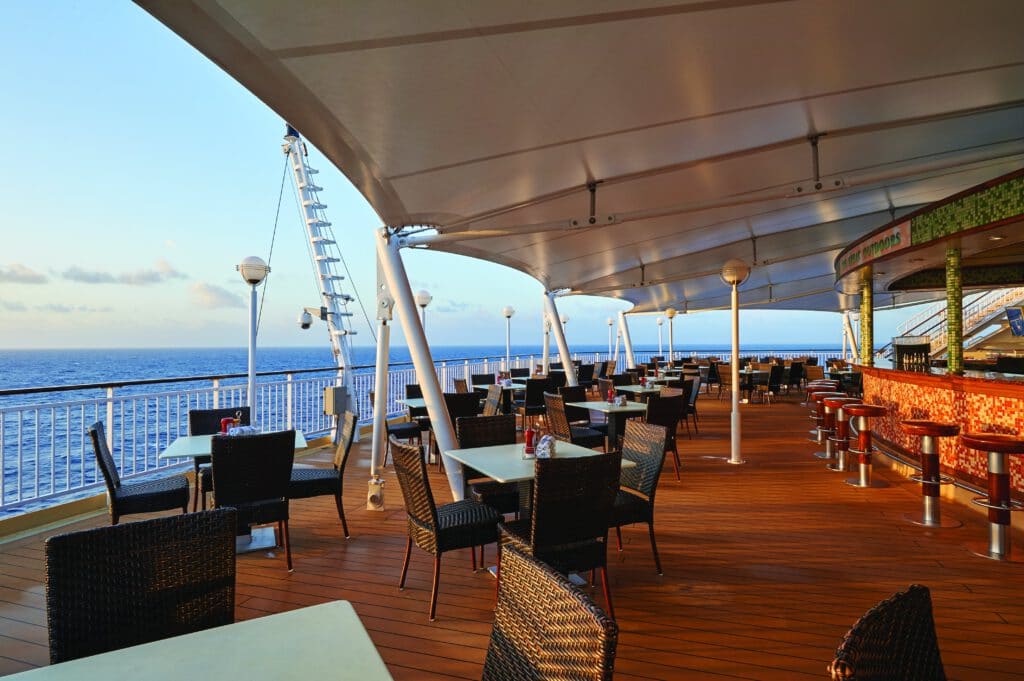 Cruiseschip-Norwegian Pearl-Norwegian Cruise Line-Deck