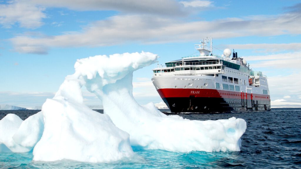 Cruiseschip-Hurtigruten-MS Fram-Schip-Schip1