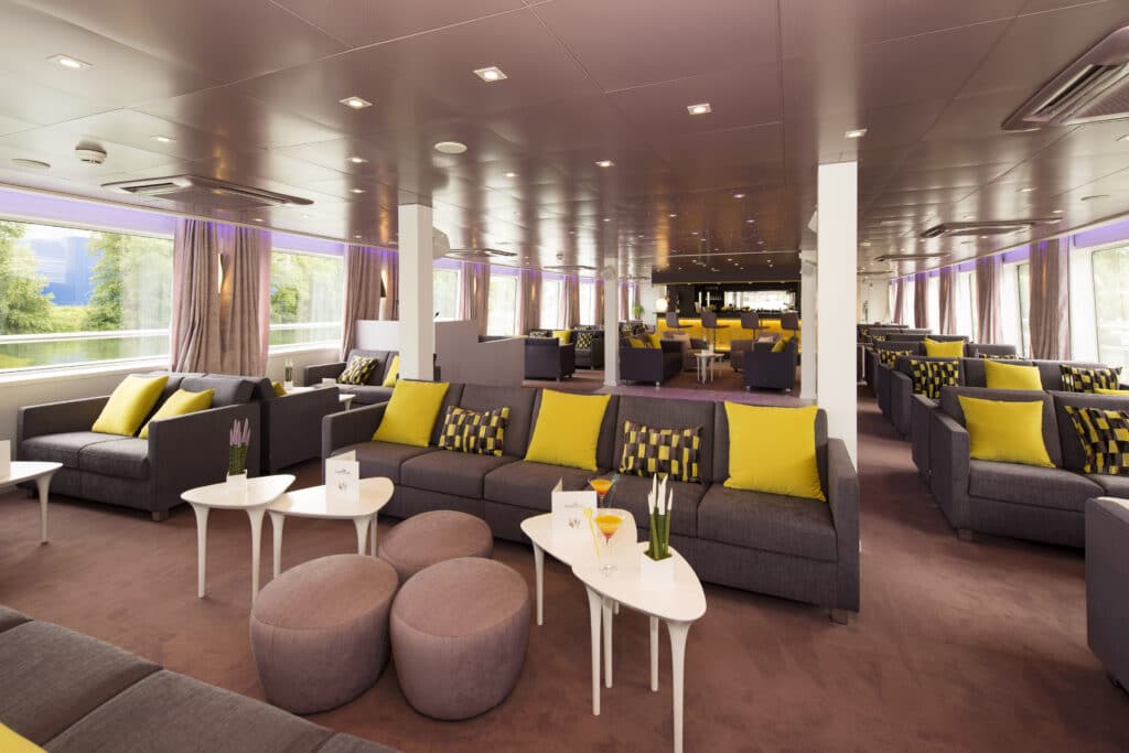 Rivierschip-CroisiEurope-MS Douce France-Cruise-Salon-Bar
