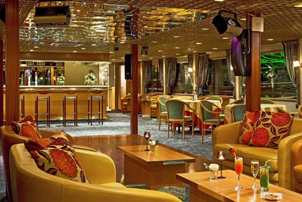 Rivierschip-CroisiEurope-MS Modigliani-Cruise-Salon-Bar