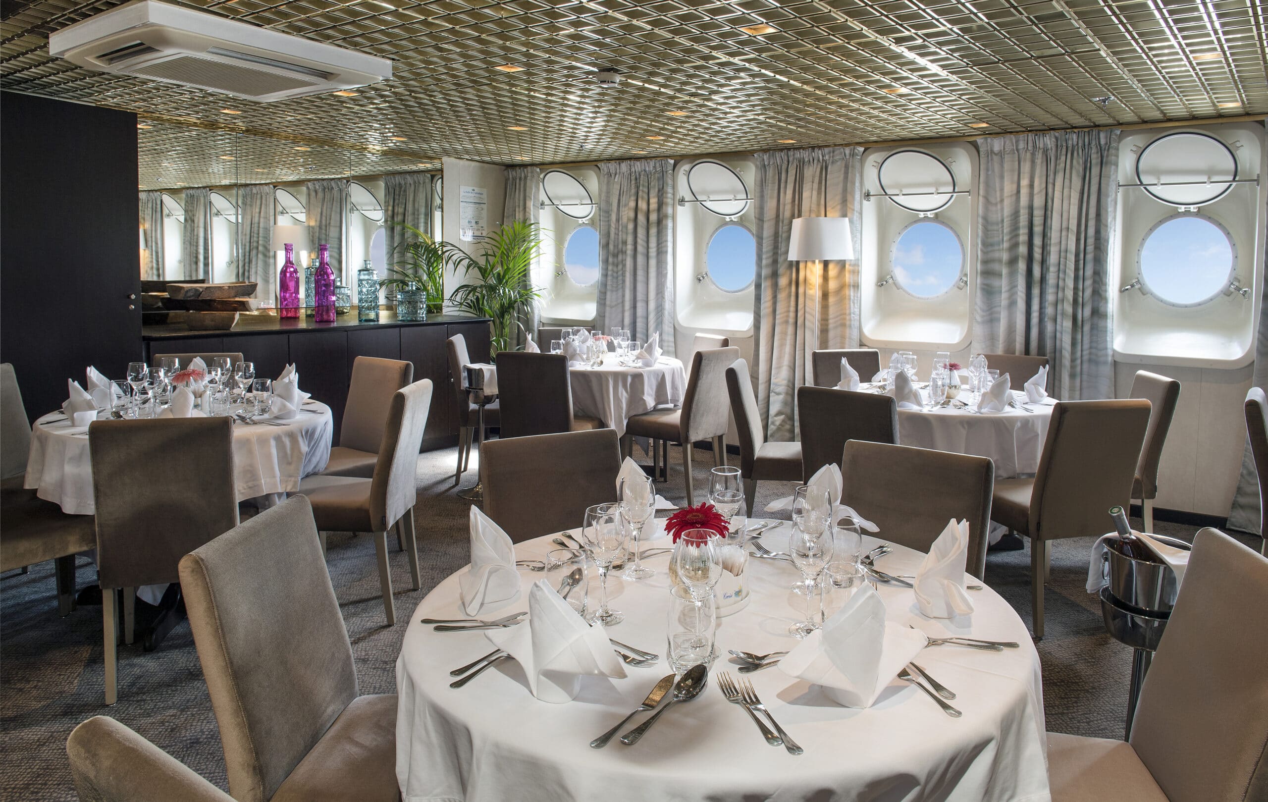 Cruiseschip-CroisiEurope-MS-Belle-de-LAdriatique-Cruise-Restaurant