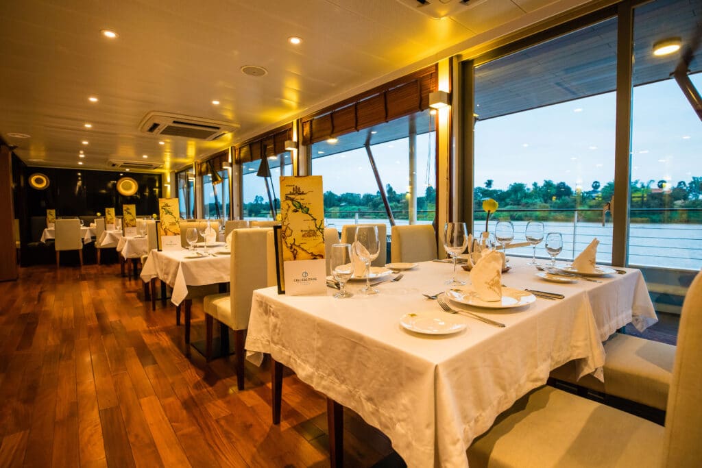 Rivierschip-CroisiEurope-RV Indochine II-Cruise-Restaurant (2)