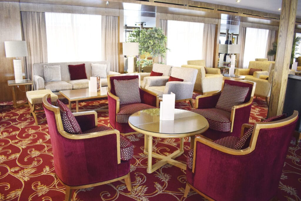 Rivierschip-CroisiEurope-Steigenberger Royale-Cruise-Salon (2)