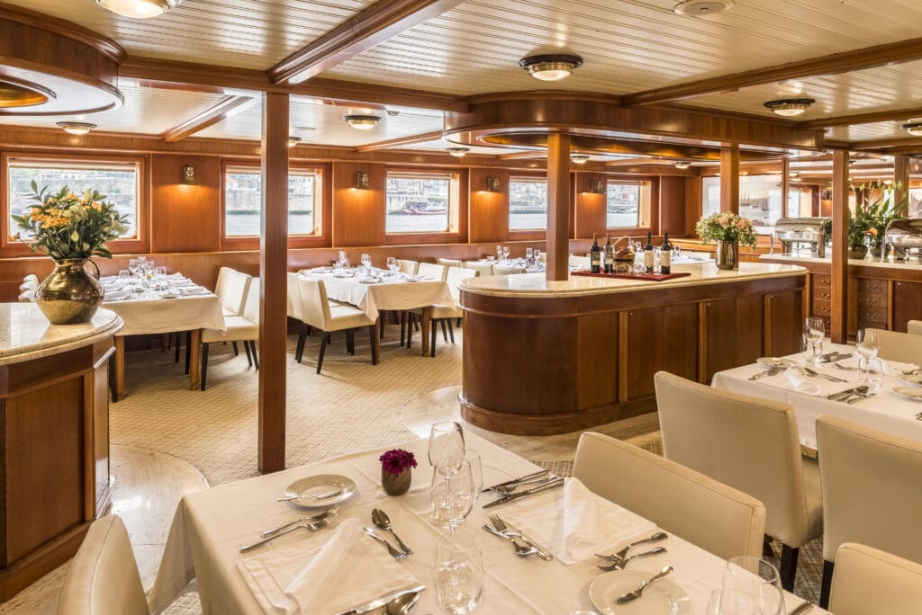 Rivierschip-Nicko Cruises-MS Douro Prince-Cruise-Restaurant (3)