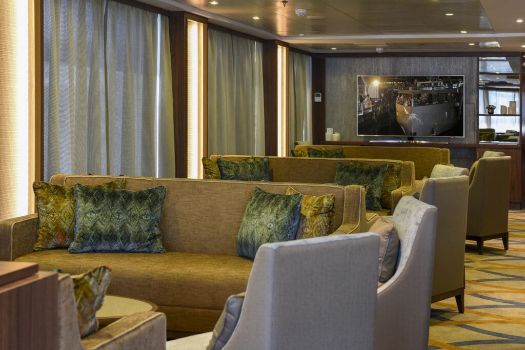 Rivierschip-Nicko Cruises-MS Douro Serenity-Cruise-Lounge (2)