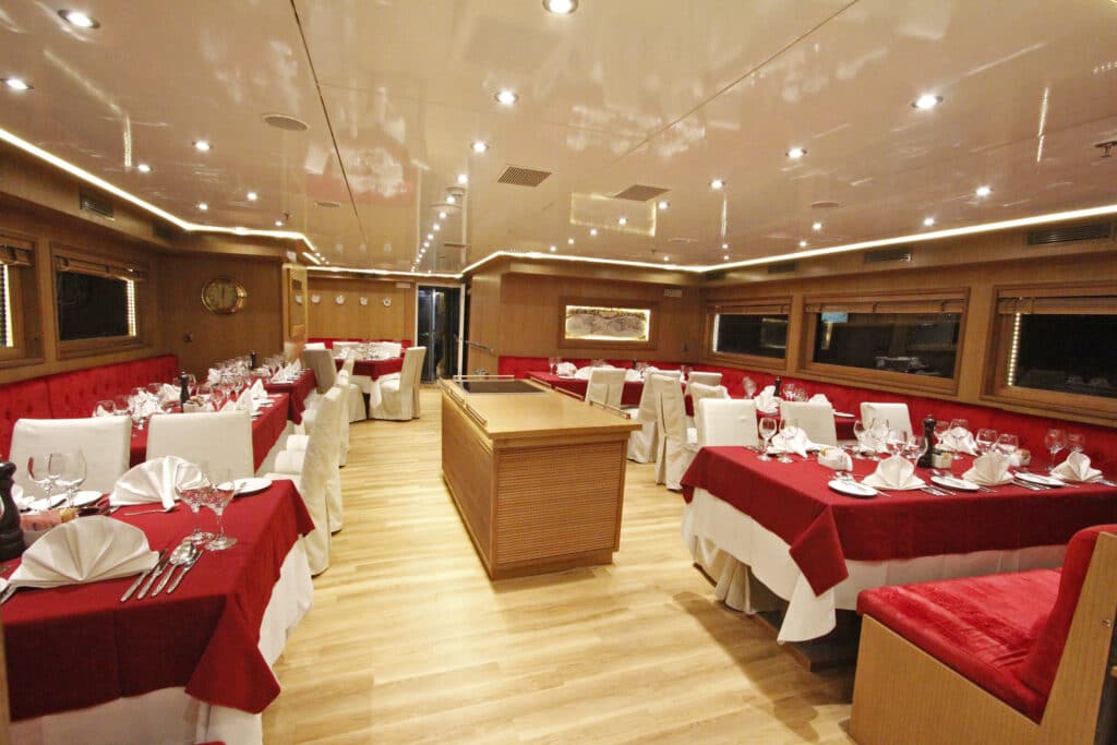 Cruiseschip-Variety Cruises-MS Harmony G-Cruises-Restaurant (2)