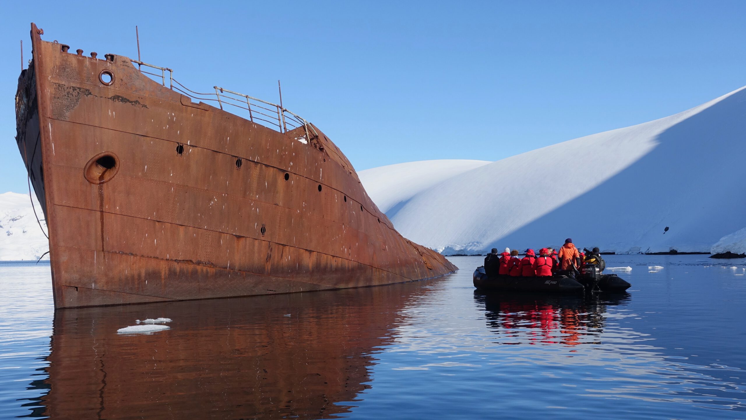 Antarctica-Antarctic-Peninsula-cruise-haven-wrak