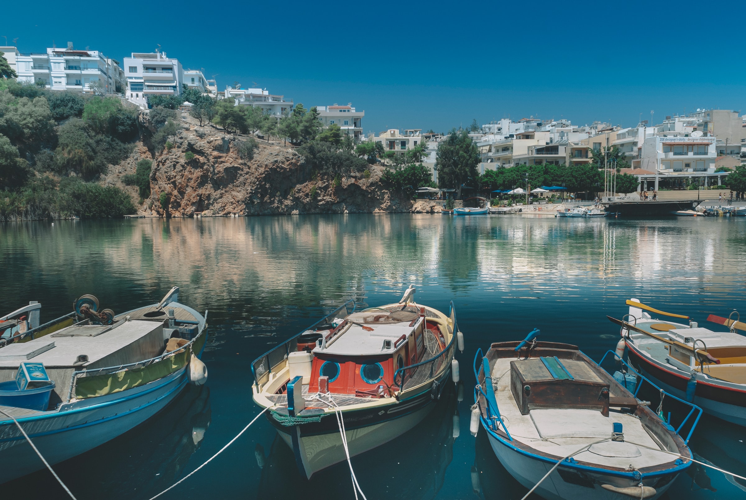 Griekenland-Kreta-Aghios-Nikolaos-Cruise-haven-stad-haventje