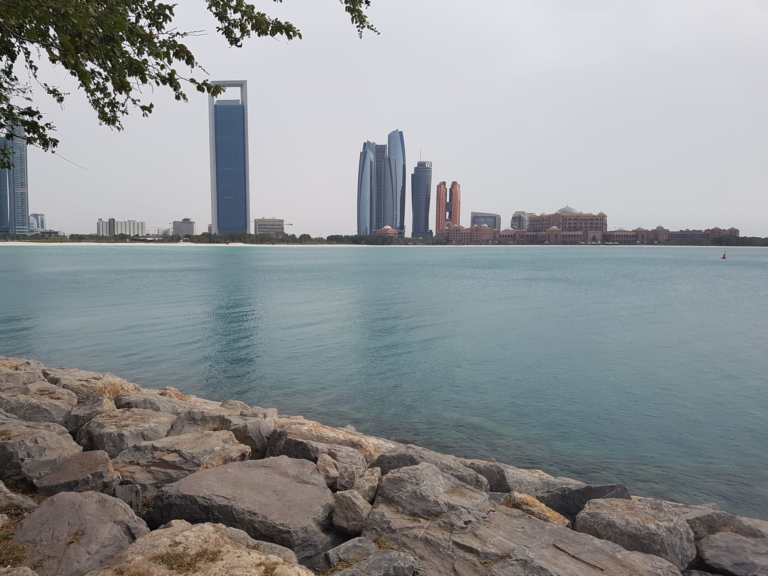 Verenigde-Arabische-Emiraten-Abu-Dhabi-cruise-haven-stad