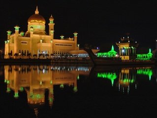 Brunei-muara-moskee-nacht