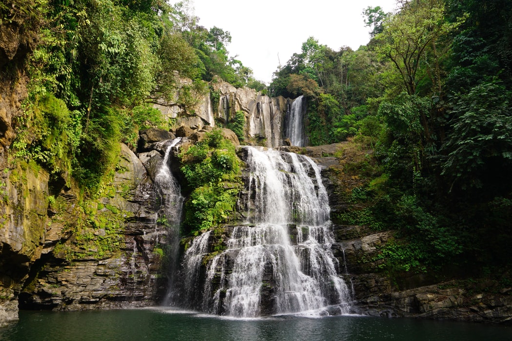 Costa-Rica-Puerto-Caldera-puntarenas-waterval-natuur
