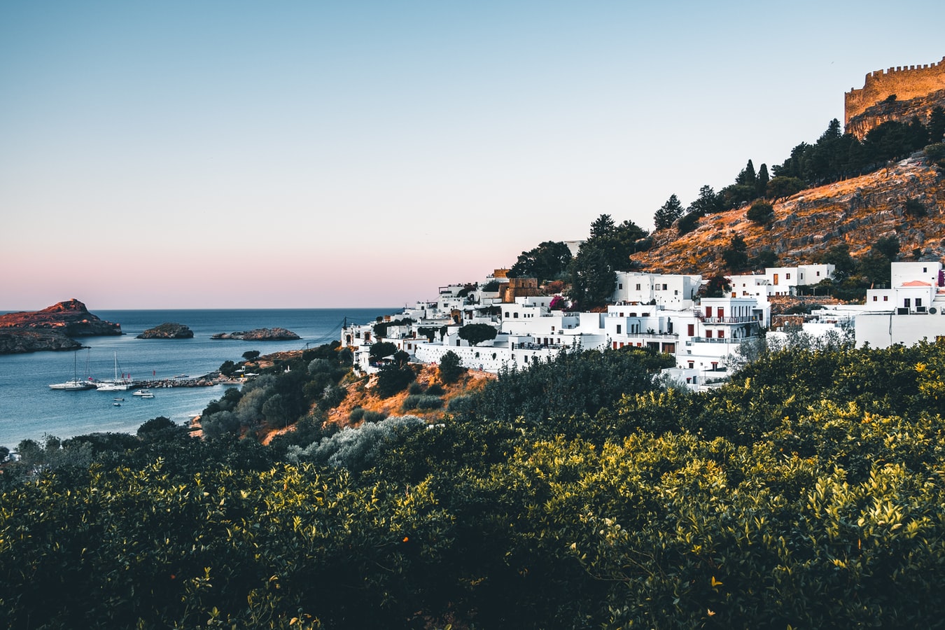 Griekenland-rhodos-klif-huizen