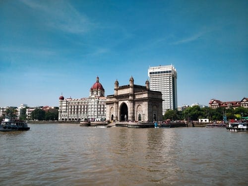 India-mumbai-rivier-gebouwen