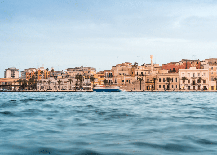 Italie-Brindisi-Cruise-Haven-uitzicht-stad