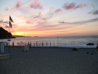 Italië-messina-strand-zee-zonsondergang