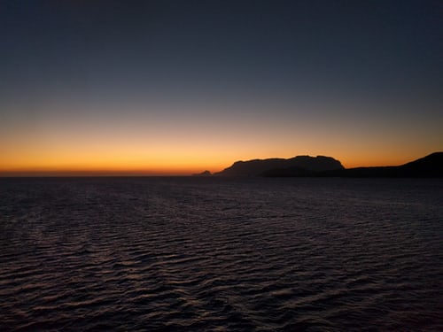 Italië-olbia-zee-zonsondergang