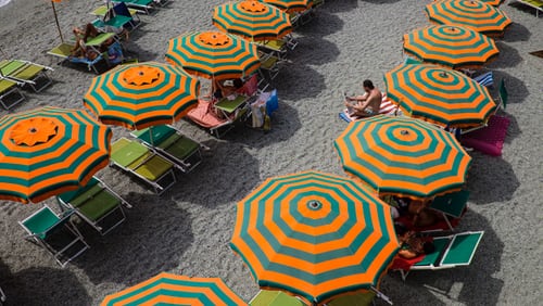 Italy-portovenere-parasol-strand