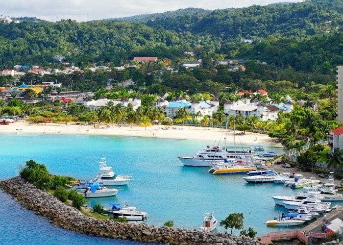Jamaica-ocho-rios-haven-strand-stad