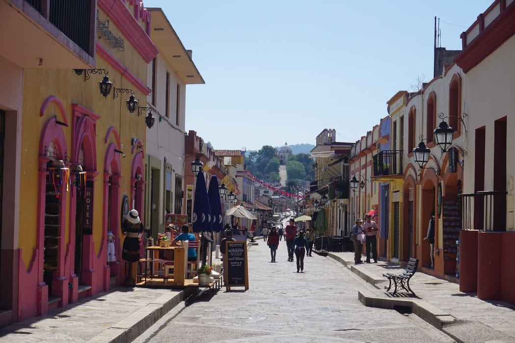 Mexico-puerto-chiapas-san-cristobal-de-las-casas-stad-straat