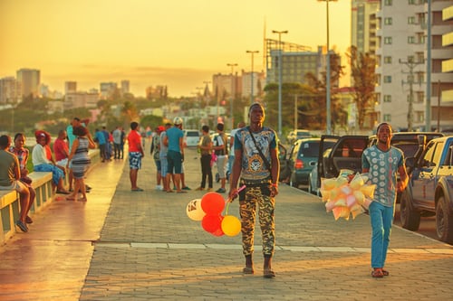 Mozambique-maputo-mensen-boulevard