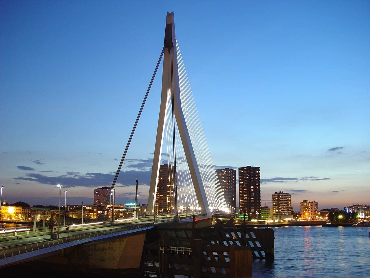 Nederland-rotterdam-erasmus-brug