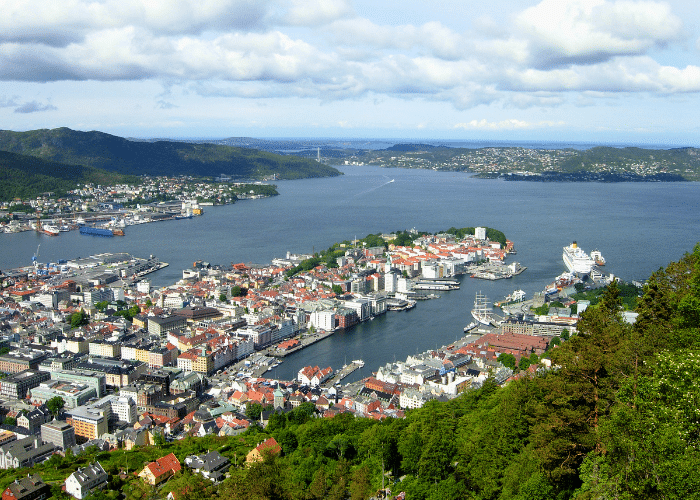 Noorwegen-Bergen-cruise-haven-stad