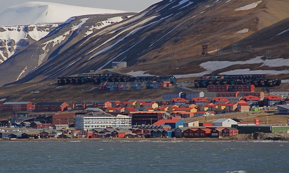 Spitsbergen-longyaerbyen-cruise-haven