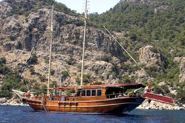 Turkije-marmaris-zee-rotsen-boot