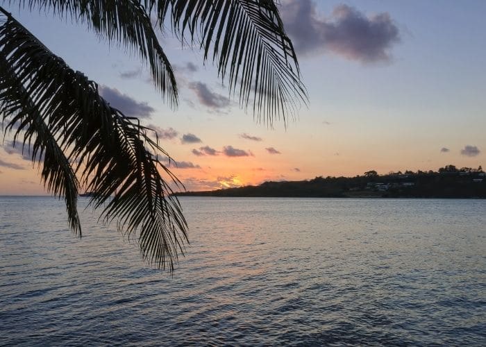 Vanuatu-port-vila-zonsondergang-zee.jpg