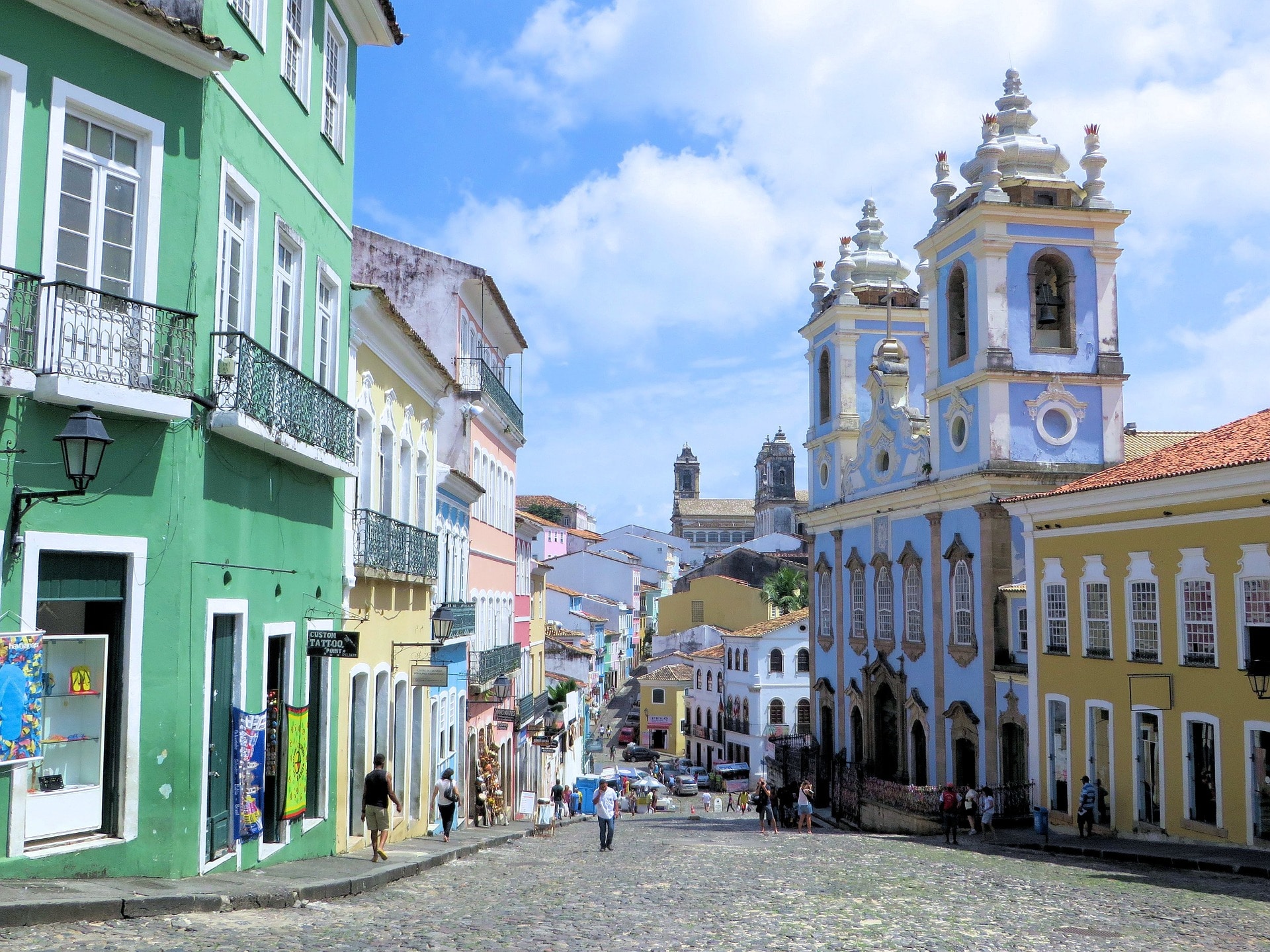 brazilie-santos-gekleurde huizen-centrum