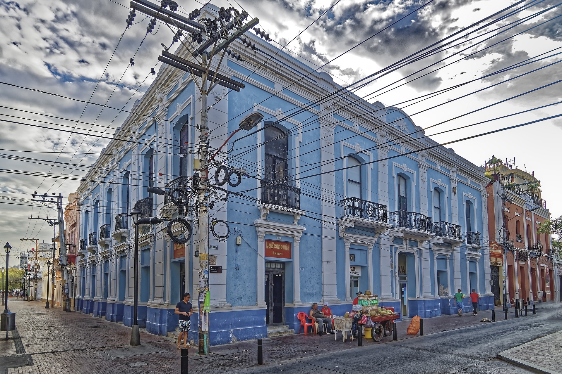 colombia-santa marta-gekleurde gebouwen
