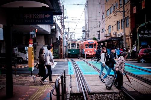 japan-nagasaki-tram-straat-stad