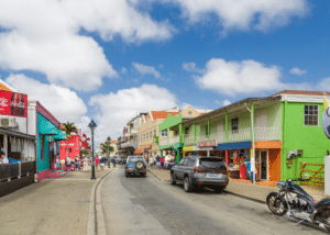 Bonaire-Kralendijk-cruise-haven-winkelstraat