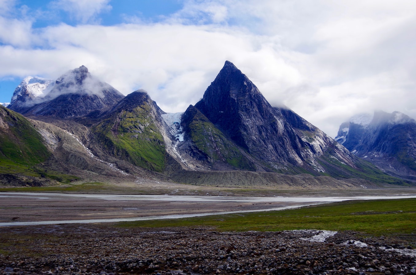 Canada-icy-arm-fjord-bergen-gletsjer